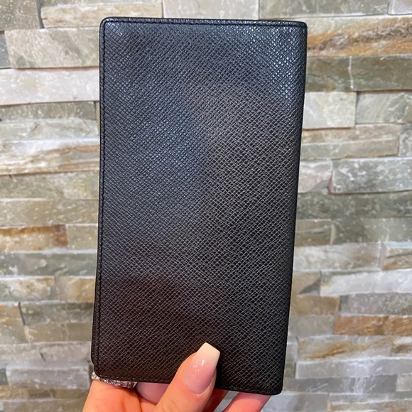 Louis Vuitton Brazza Wallet - Picture 3 of 12